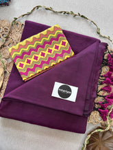 Dark Wine Handloom Cotton Saree With Zig Zag Print Blouse